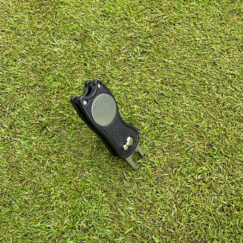 Divot pliable